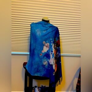 Beautiful Poncho topper.